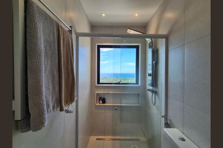 Apartamento à venda com 242m², 4 quartos e 3 vagasBanheiro suite 2