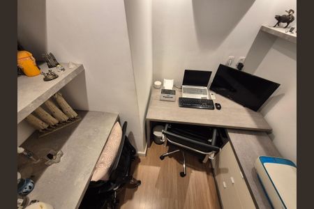 Apartamento à venda com 242m², 4 quartos e 3 vagasEscritório 