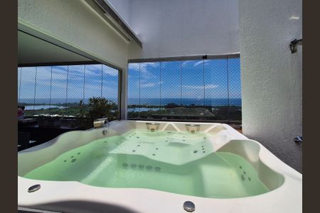 Apartamento à venda com 242m², 4 quartos e 3 vagasÁrea externa 