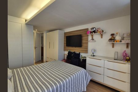 Apartamento à venda com 242m², 4 quartos e 3 vagasSuíte 1