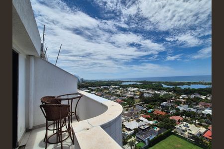 Apartamento à venda com 242m², 4 quartos e 3 vagasVista 