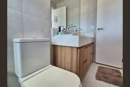 Apartamento à venda com 242m², 4 quartos e 3 vagasBanheiro suite 2