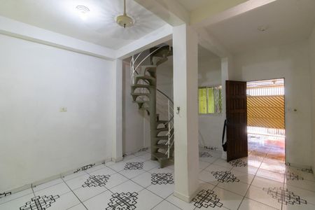 Sala de casa para alugar com 3 quartos, 150m² em Conjunto Habitacional Aguia de Haia, São Paulo