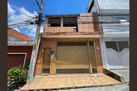 Casa à venda com 150m², 3 quartos e 2 vagasFachada + Placa