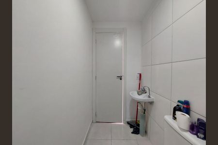 Apartamento para alugar com 34m², 2 quartos e sem vaga Apartamento para alugar com 34m², 2 quartos e sem vagaBanheiro