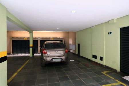 Apartamento à venda com 178m², 3 quartos e 3 vagas Apartamento à venda com 178m², 3 quartos e 3 vagasGaragem