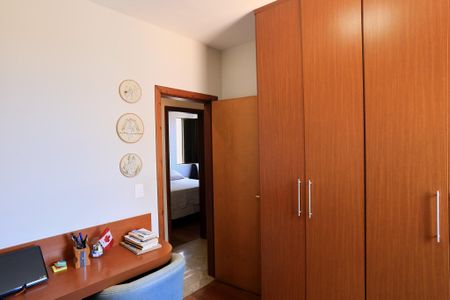 Apartamento à venda com 178m², 3 quartos e 3 vagas Apartamento à venda com 178m², 3 quartos e 3 vagasQuarto 1