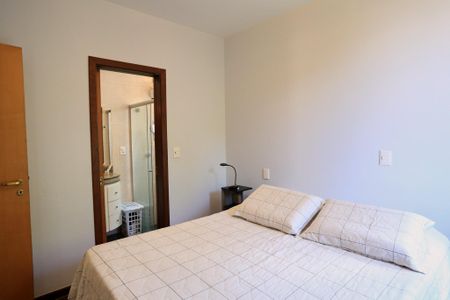 Apartamento à venda com 178m², 3 quartos e 3 vagas Apartamento à venda com 178m², 3 quartos e 3 vagasSuíte