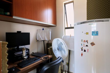 Apartamento à venda com 178m², 3 quartos e 3 vagas Apartamento à venda com 178m², 3 quartos e 3 vagasEscritório