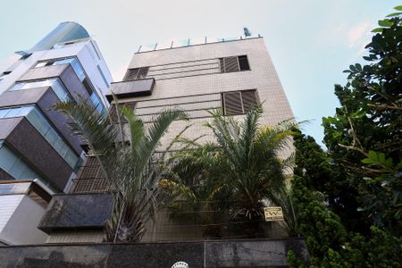 Apartamento à venda com 178m², 3 quartos e 3 vagas Apartamento à venda com 178m², 3 quartos e 3 vagasFachada