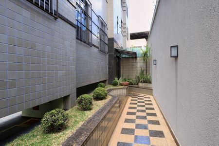 Apartamento à venda com 178m², 3 quartos e 3 vagas Apartamento à venda com 178m², 3 quartos e 3 vagasEntrada