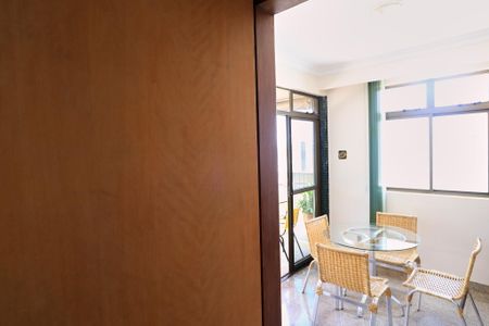 Apartamento à venda com 178m², 3 quartos e 3 vagas Apartamento à venda com 178m², 3 quartos e 3 vagasEscritório