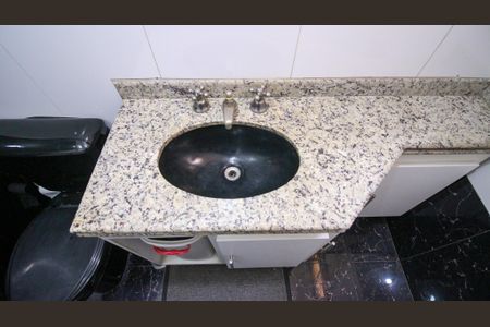 Apartamento à venda com 72m², 3 quartos e 1 vaga Apartamento à venda com 72m², 3 quartos e 1 vagaBanheiro da Suíte