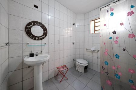 Casa para alugar com 270m², 3 quartos e 5 vagasBanheiro