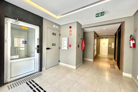 Apartamento para alugar com 64m², 2 quartos e 1 vagaHall social