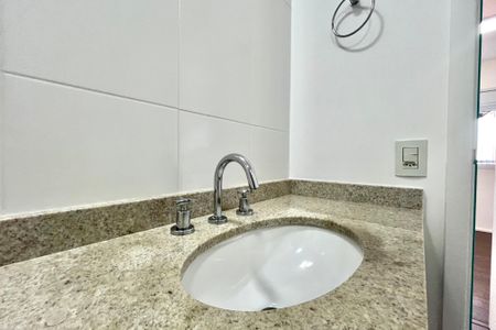 Apartamento para alugar com 64m², 2 quartos e 1 vagaBanheiro Corredor