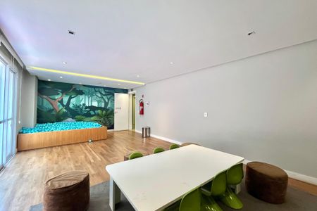 Apartamento para alugar com 64m², 2 quartos e 1 vagaÁrea comum