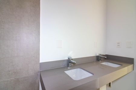 Apartamento à venda com 87m², 1 quarto e 2 vagasBanheiro da Suíte