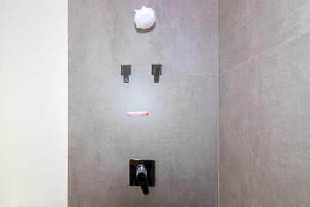 Apartamento à venda com 87m², 1 quarto e 2 vagasBanheiro da Suíte