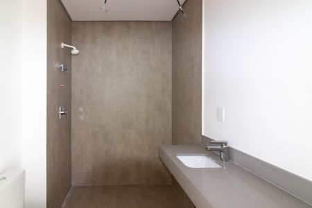 Apartamento à venda com 87m², 1 quarto e 2 vagasBanheiro da Suíte