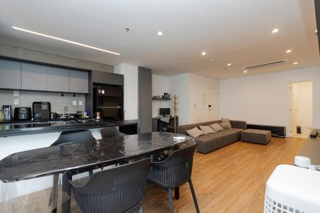 Apartamento à venda com 105m², 3 quartos e 2 vagas Apartamento à venda com 105m², 3 quartos e 2 vagasSala