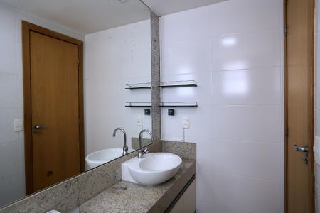 Banheiro da Suíte de apartamento à venda com 2 quartos, 55m² em Funcionários, Belo Horizonte