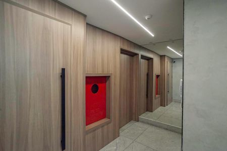 Apartamento para alugar com 70m², 2 quartos e 2 vagasHall social