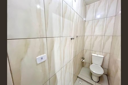 Banheiro de casa para alugar com 1 quarto, 60m² em Vila Itapoan, Guarulhos