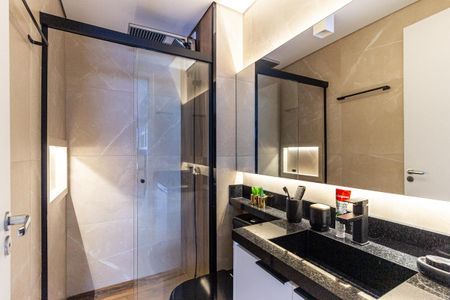 Banheiro de kitnet/studio para alugar com 1 quarto, 35m² em Vila Buarque, São Paulo