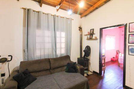 Casa à venda com 244m², 2 quartos e 3 vagasSala