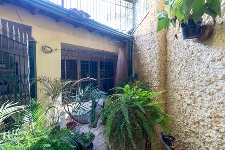 Casa à venda com 141m², 2 quartos e 2 vagas Casa à venda com 141m², 2 quartos e 2 vagasQuintal