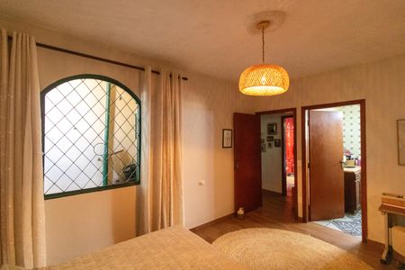 Casa à venda com 141m², 2 quartos e 2 vagas Casa à venda com 141m², 2 quartos e 2 vagasSuíte