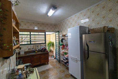 Casa à venda com 141m², 2 quartos e 2 vagas Casa à venda com 141m², 2 quartos e 2 vagasCozinha