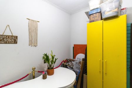 Casa à venda com 141m², 2 quartos e 2 vagas Casa à venda com 141m², 2 quartos e 2 vagasEscritório