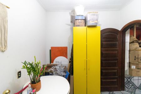 Casa à venda com 141m², 2 quartos e 2 vagas Casa à venda com 141m², 2 quartos e 2 vagasEscritório