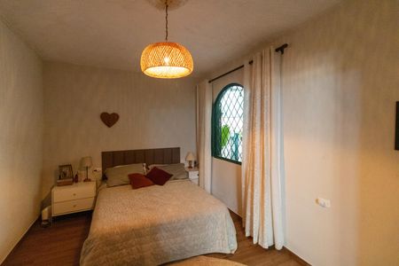 Casa à venda com 141m², 2 quartos e 2 vagas Casa à venda com 141m², 2 quartos e 2 vagasSuíte