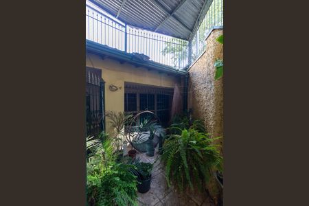 Casa à venda com 141m², 2 quartos e 2 vagas Casa à venda com 141m², 2 quartos e 2 vagasQuintal