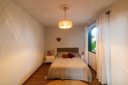 Casa à venda com 141m², 2 quartos e 2 vagas Casa à venda com 141m², 2 quartos e 2 vagasSuíte