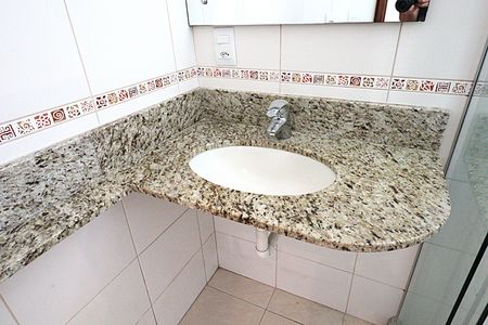 Apartamento para alugar com 51m², 1 quarto e sem vagaBanheiro