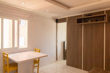 Sala/Cozinha de apartamento para alugar com 1 quarto, 42m² em Cristo Rei, Curitiba