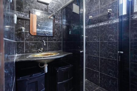 Casa à venda com 300m², 3 quartos e 7 vagas Casa à venda com 300m², 3 quartos e 7 vagasBanheiro social 1