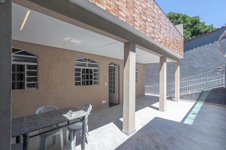Casa à venda com 300m², 3 quartos e 7 vagas Casa à venda com 300m², 3 quartos e 7 vagasQuintal