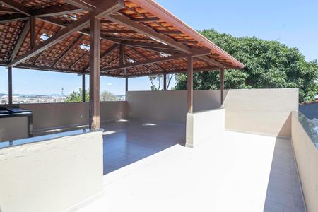 Casa à venda com 300m², 3 quartos e 7 vagas Casa à venda com 300m², 3 quartos e 7 vagasTerraço
