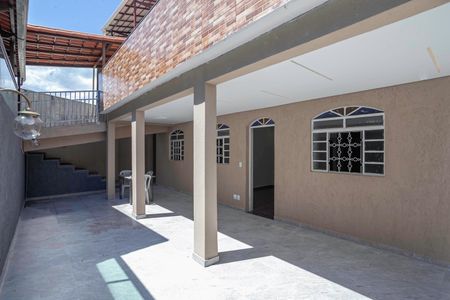 Casa à venda com 300m², 3 quartos e 7 vagas Casa à venda com 300m², 3 quartos e 7 vagasQuintal