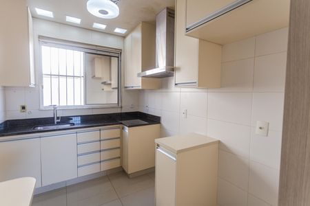 Apartamento para alugar com 155m², 4 quartos e 2 vagas Apartamento para alugar com 155m², 4 quartos e 2 vagasCozinha