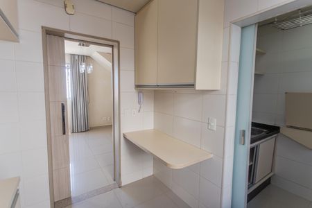 Apartamento para alugar com 155m², 4 quartos e 2 vagas Apartamento para alugar com 155m², 4 quartos e 2 vagasCozinha