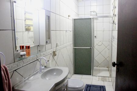 Casa à venda com 210m², 5 quartos e 2 vagasBanheiro 2