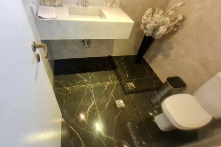 Casa à venda com 210m², 5 quartos e 2 vagasBanheiro 1