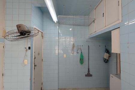 Apartamento à venda com 225m², 5 quartos e 1 vagaÁrea de Serviço