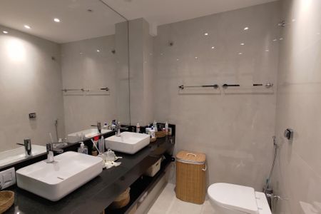 Apartamento à venda com 225m², 5 quartos e 1 vagaBanheiro 1